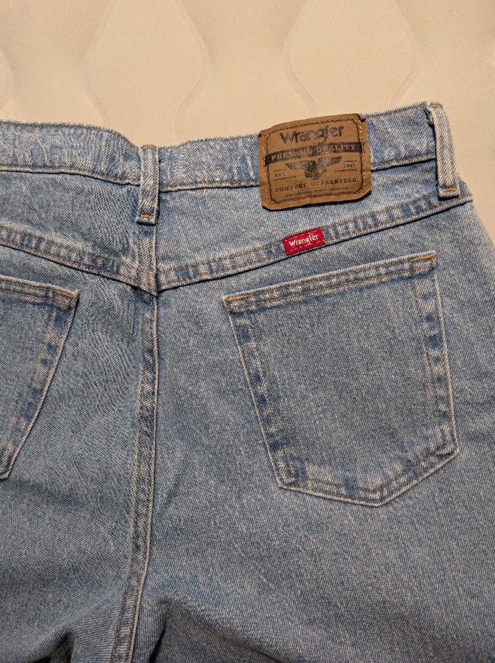 Men's Wrangler Jeans Size 31x30 - Picture 3 of 5